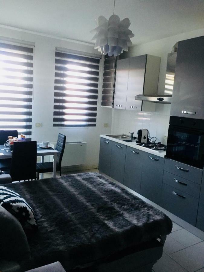 My Home Apartment Mira Exterior foto